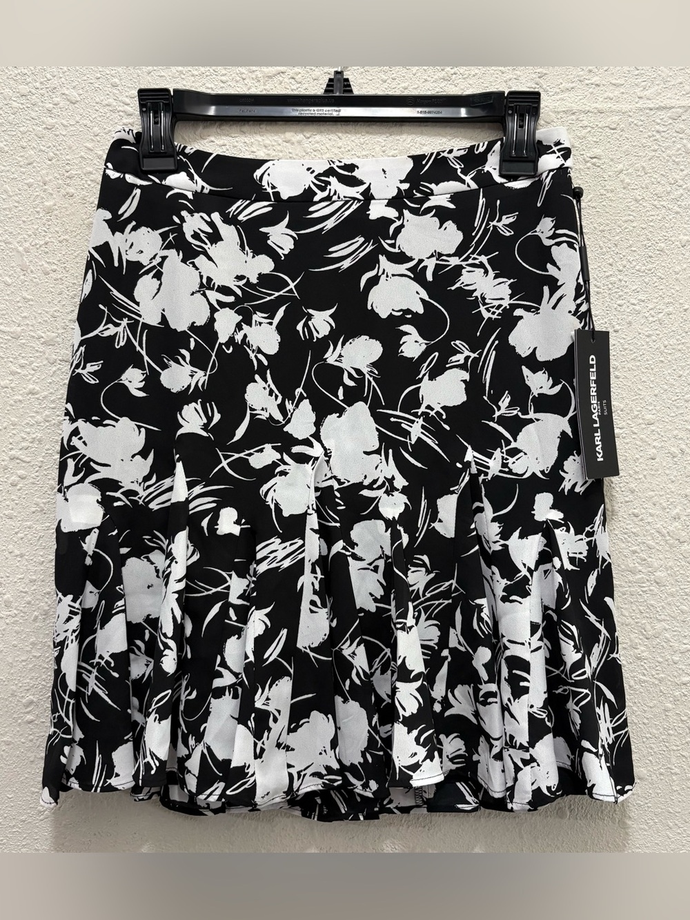 Karl Lagerfeld Paris Black White Floral Flounce Skirt NWT Size 0